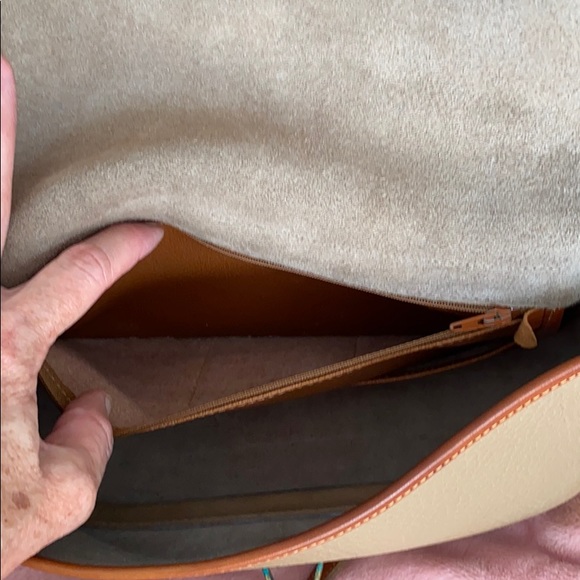 Dooney & Bourke- All Weather Leather shoulder bag - Picture 5 of 9